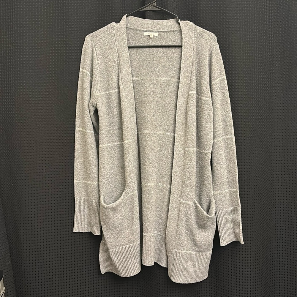 M pull over sweater